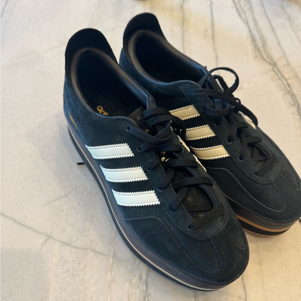 Adidas Men's Black and White Sneakers